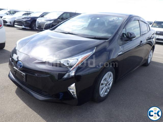 Toyota Prius S Safety Plus Package 2018 large image 1