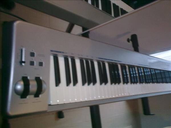 M-Audio Keystation 88-Key Semi-Weighted USB MIDI Controller large image 0