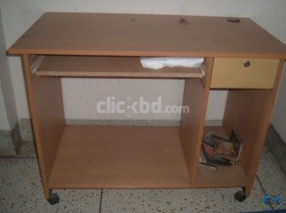 Otobi computer table
