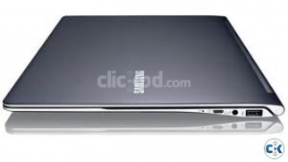 Samsung NP535U3X-A01BD UltraBook AMD Bulldozer A4-4355M
