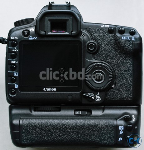 canon 5d mark 2 with battery grip large image 0