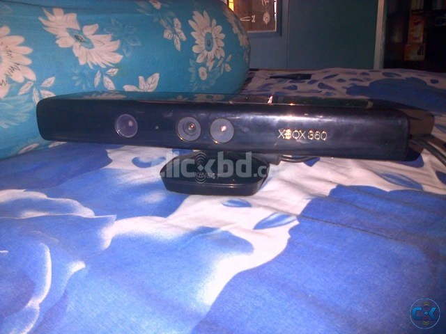 XBOX 360 KINECT. ALMOST NEW. large image 0