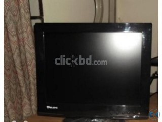 Looking New 16inc Lcd Monitor only 2500