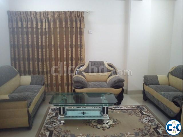 Excellent Flat Middle Badda Only Family  large image 0