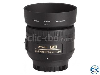 Nikon AF-S DX NIKKOR 35mm f 1.8G Lens Almost New UV filter