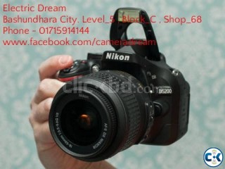 Nikon D5200 with 18-55mm Vr Lens