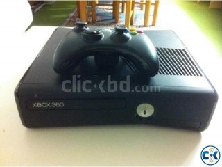 Xbox 360 S 2 Original Games 4 PlayBox Games