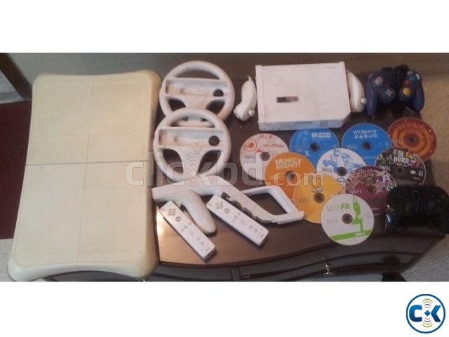 Modded Wii With 12 Games And Lots Of Accesories large image 0