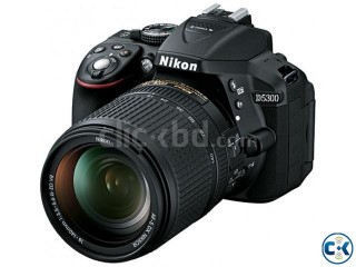 Nikon D5300 DSLR camera With Lens