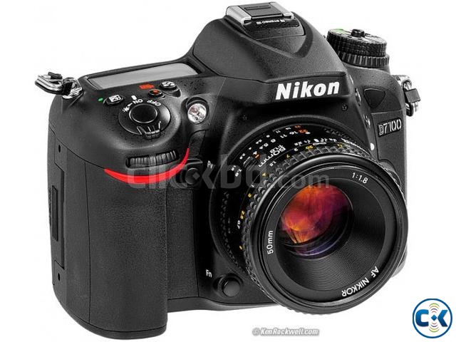 Nikon DSLR 7100D with 3 Lenses large image 0