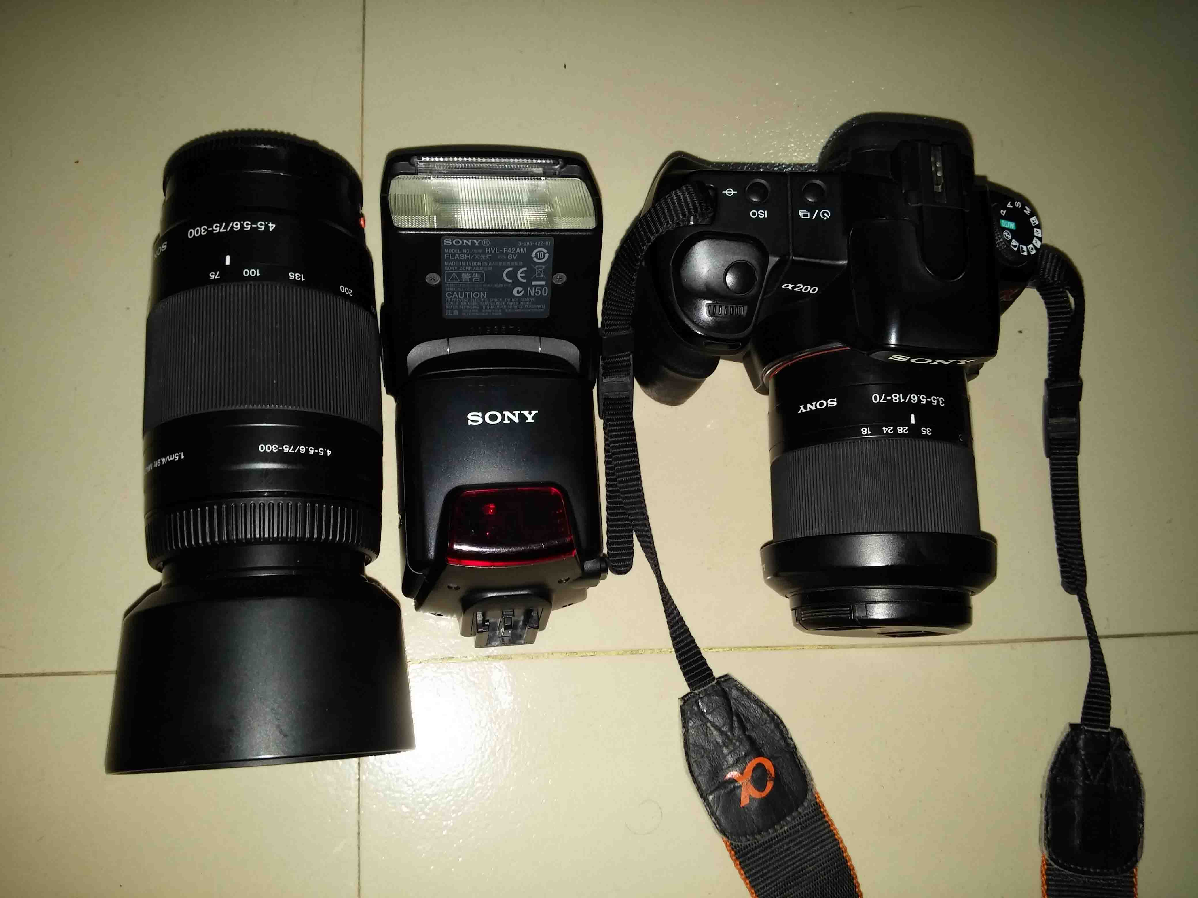 Sony A200 Camera Lens Flash large image 0