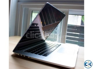 Apple Macbook Pro 15 Retina mid-12 core i7 8GB RAM 256GB SSD