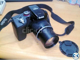 Kodak Z990 Semi DSLR Camera with Remote