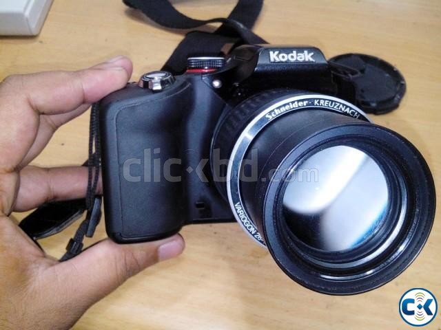Kodak Z990 Semi DSLR Bridge Camera with Remote large image 0
