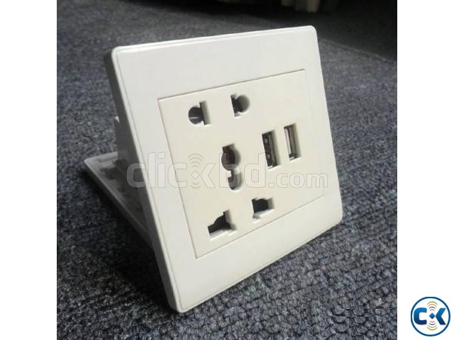 Multifunction 2-pin an 3-pin Electrical Wall Socket with USB large image 0