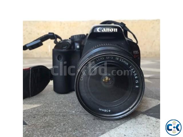 Canon EOS Kiss X4 with EF-S 18mm-55mm lens large image 0