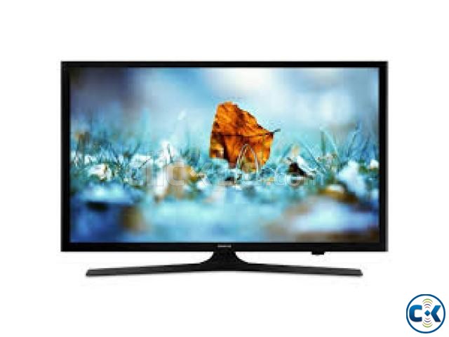 Samsung J5200 smart television has 40 inch large image 0