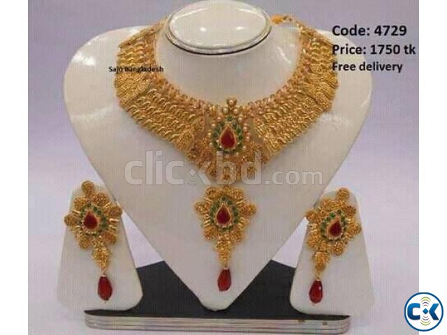 Gold plated set with matching beautiful Earrings large image 0