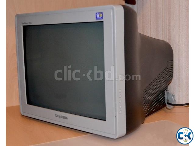 17 Samsung Flat Screen CRT Monitor large image 0