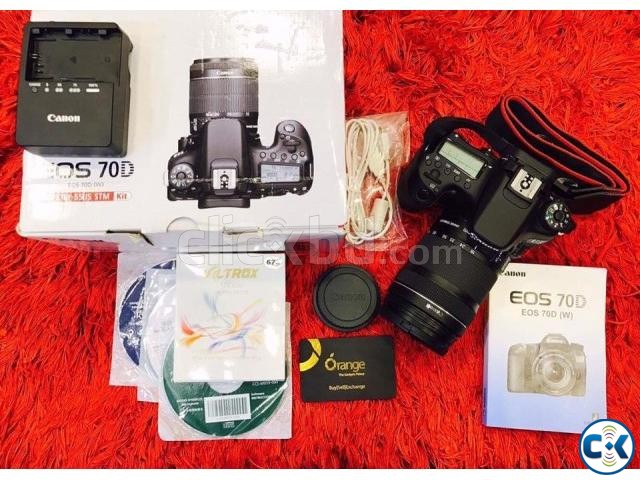 Canon eos 70D 18-135mm lense full boxed large image 0