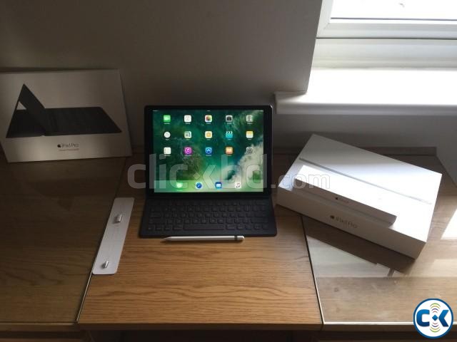 12.9in iPad Pro Wi Fi 4G Cellular. From Switzerland large image 0