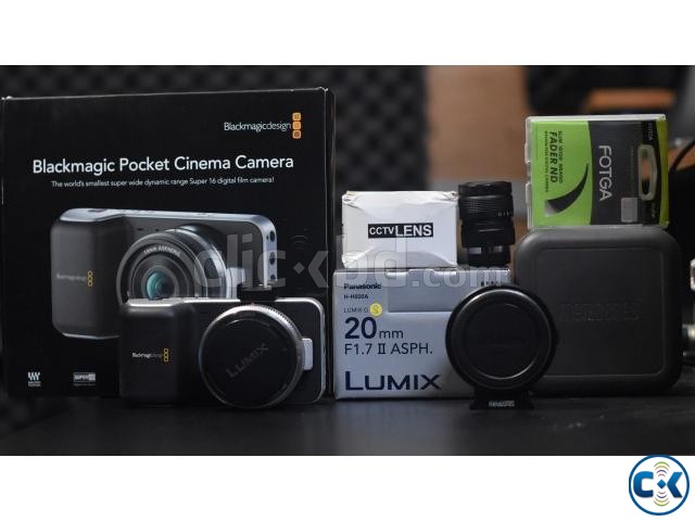 Black magic pocket cinema camera with accessories large image 0