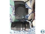 Canon EOS Kiss X7i DSLR camera with Zoom Lens
