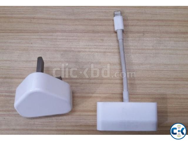 iPhone original power adapter VGA out device large image 0