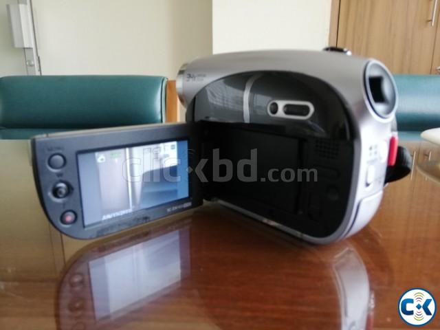 Samsung SC-DX103 DVD SD Camcorder Used  large image 0