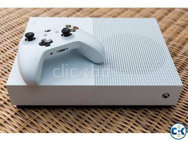 XBOX ONE S 1 tb console with controller and cables large image 0