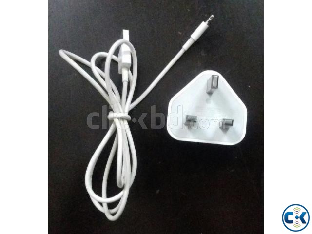 Apple original adapter and cable large image 0