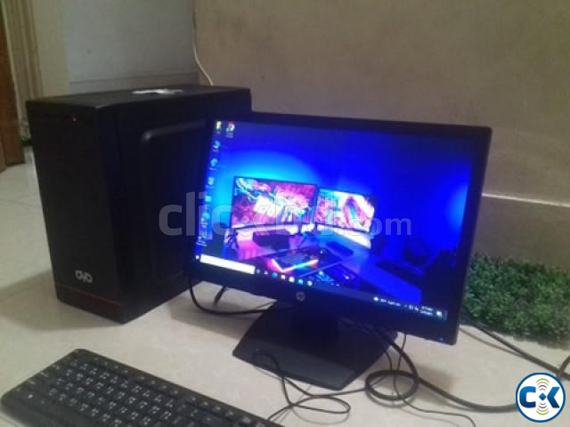19 inch hp LED monitor with core 2 duo 4GB RAM 500GB HDD large image 1