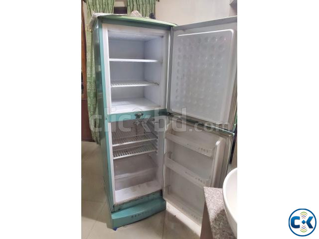 SAMSUNG Non-Frost Refrigerator along with Voltage Stabilizer large image 2