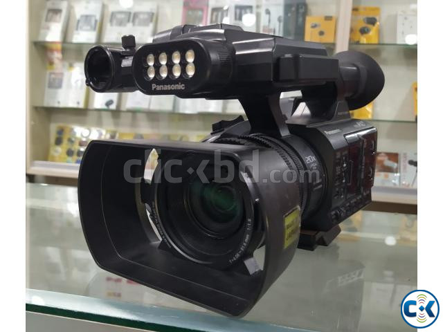 Panasonic HC-PV 100 Professional Camcorder Look Like New large image 0