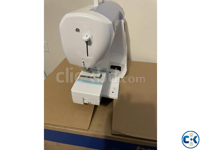New Brother PE800 5x7 Embroidery Machine large image 1