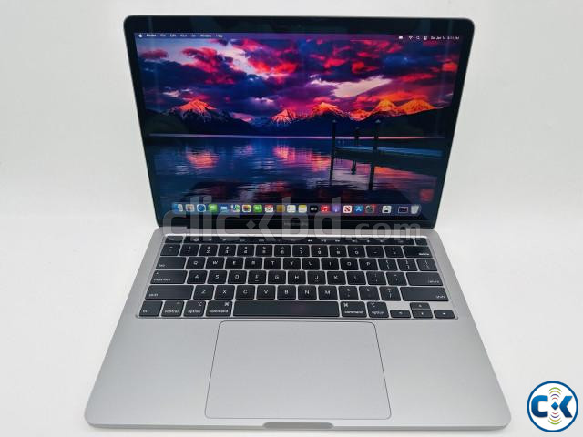 Apple 2020 13 in MacBook Pro 2.0GHz Quad-Core i5 8GB RAM large image 0