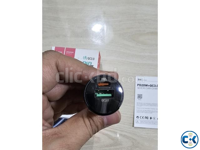 HOCO Z42 PD 20W Quick Car Charger Display large image 3