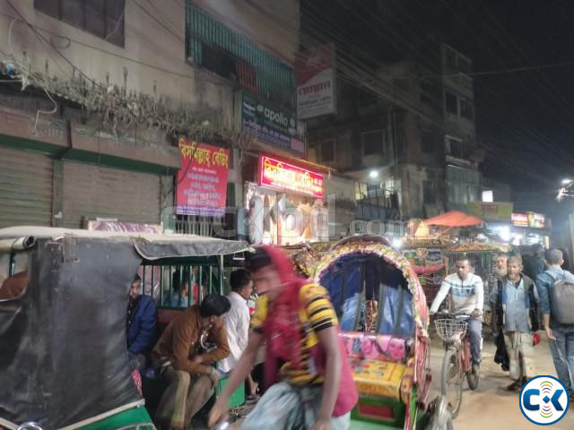 5 storied old building at Makidi Bazar Mirpur. large image 0