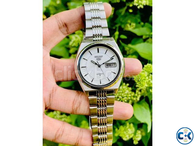 Beautiful SEIKO 5 Posh Classic White Automatic Watch large image 1