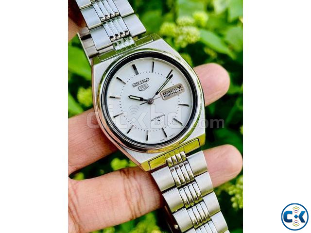 Beautiful SEIKO 5 Posh Classic White Automatic Watch large image 2