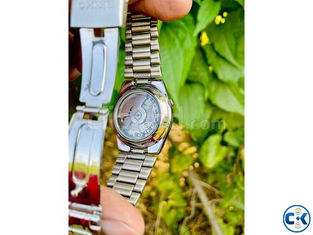Beautiful SEIKO 5 Diamond Cut Dial Sunburst Automatic Watch large image 2