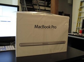 Apple MacBook Pro - Core i7 4 GB Ram 1 500 USD 