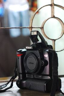 Nikon D60 DSLR Camera with Power Grip large image 0