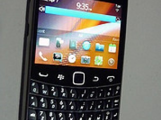 Black Berry Bold Touch 9900 Smart phone Unlocked