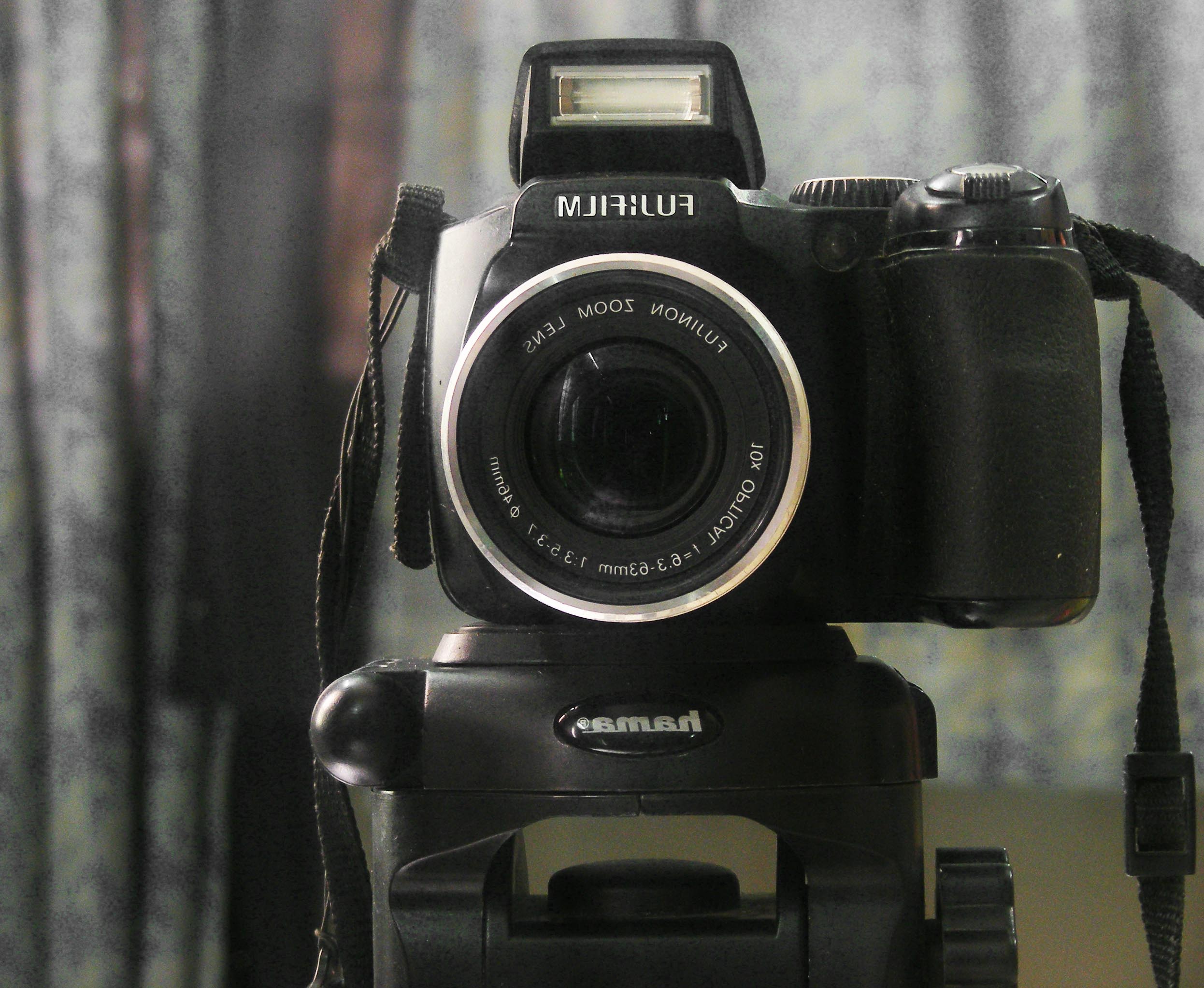 Superzoom 8 megapixel Digital Camera Fujifilm finepix s5800 large image 0