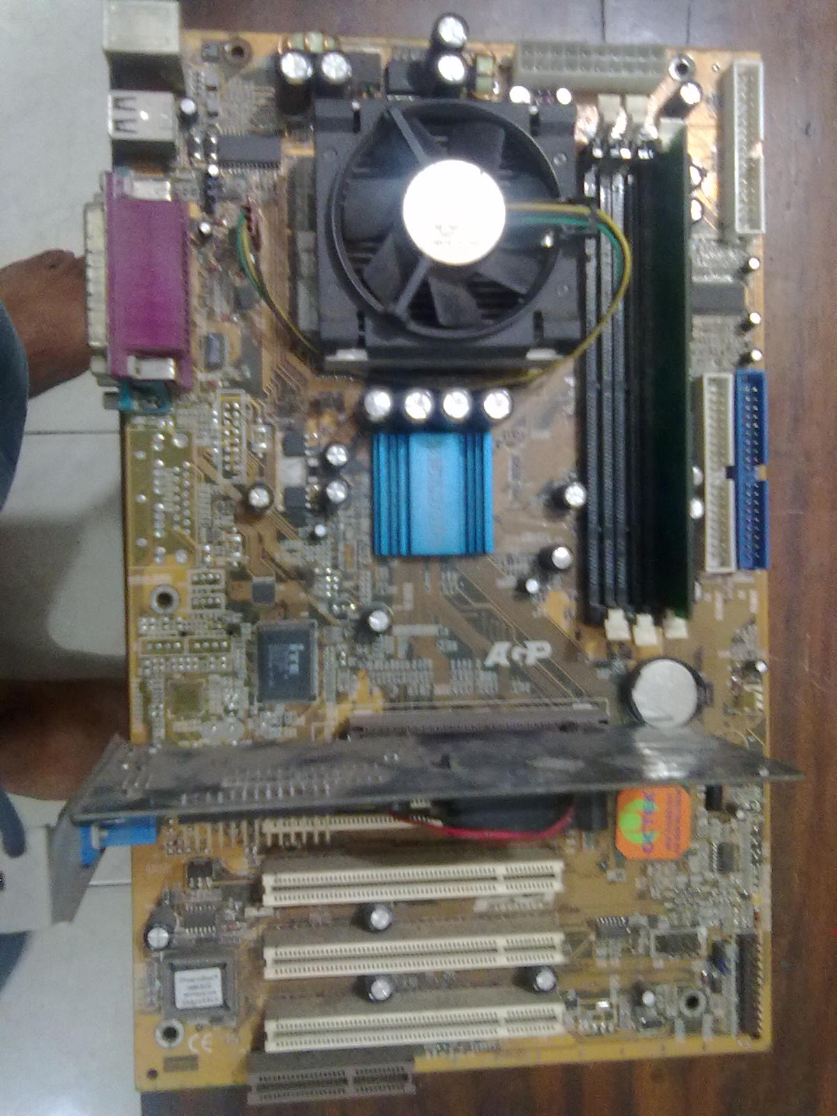 Motherboard with Intel P3 Processor Ram and AGP Card. large image 2