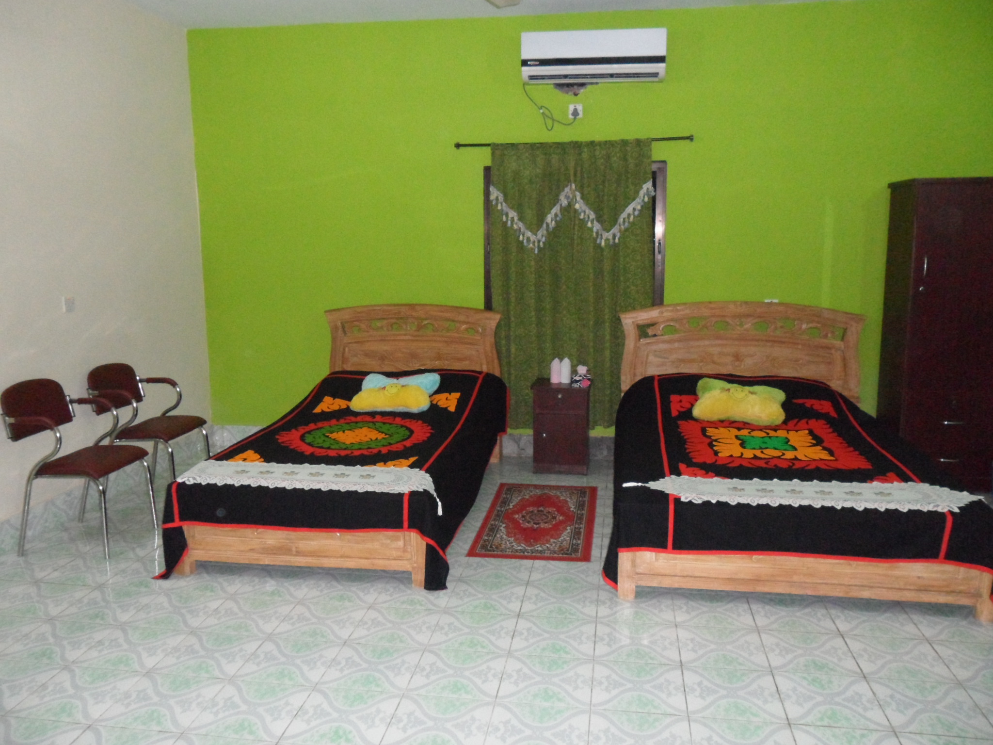 Rent-A-Resort Cottage to stay daylong with intimate one. large image 0