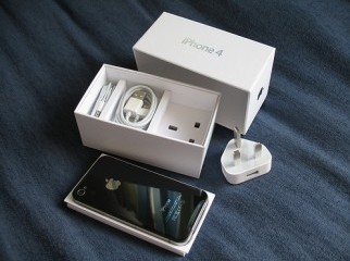 apple i phone 4s 16gb in box