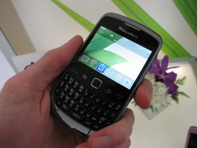 blackberry curve 9300 3g T Mobile unlocked  large image 1