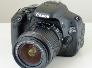 Canon 600d 15-55mm kit lens 8gb Class 10 SD card